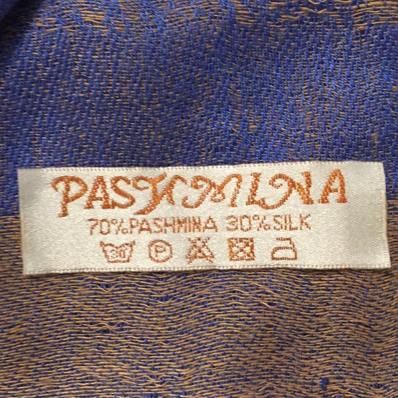 Scarf/shawl - Picture 3 of 4